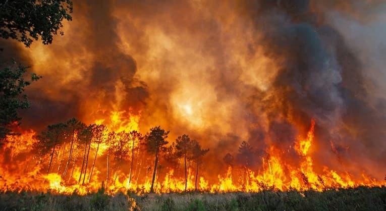 Во Европа беснеат пожари, во тек се масовни евакуации