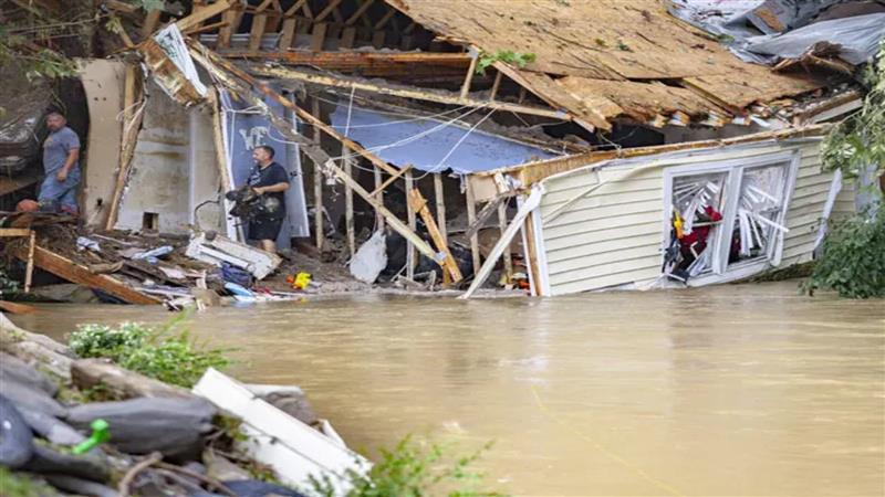 Расте бројот на жртвите во големите поплави во САД, загинаа и четири деца