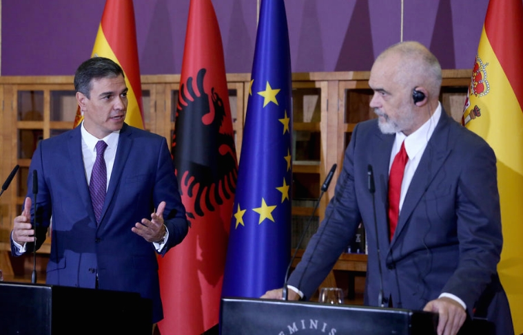 Санчез во Тирана: Не поставуваме конкретни рокови, но изразуваме политичка поддршка
