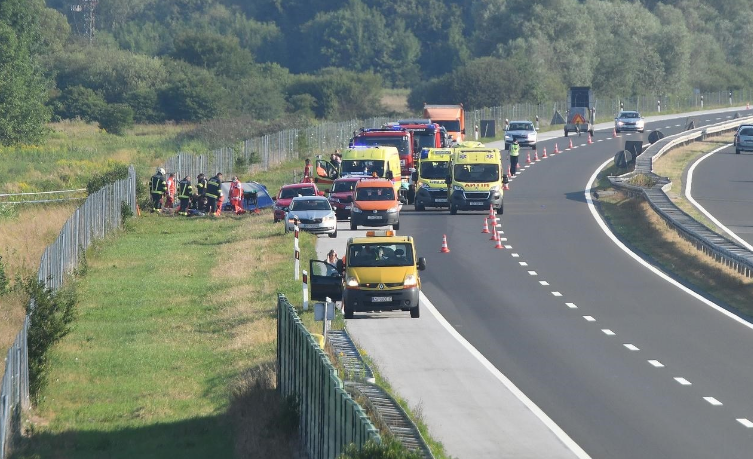 Во автобуска несреќа во Хрватска загинаа 11 лица, 25 се повредени