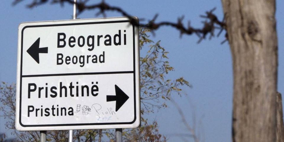 Владата во Приштина попушти: Одлуката за регистарските таблички се одложува до 1 септември