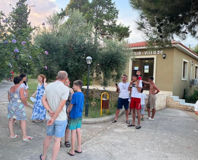 Македонски туристи во Грција за малку ноќта ќе ја минеа на улица: Од агенцијата велат дека се работело за недоразбирање