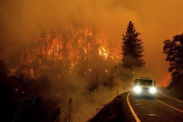 Четири жртви во најголемиот шумски пожар во Калифорнија годинава
