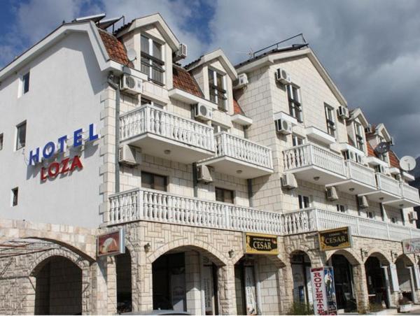 Хотелот во Будва, каде се затруја стотина туристи, веќе бил под забрана за работа