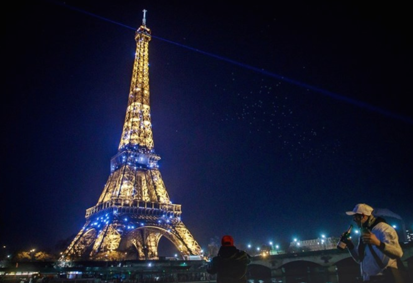 Париз штеди енергија, Ајфеловата кула ќе ги гаси светлата еден час порано