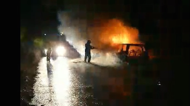 Опожарени три патнички возила и мотоцикл во скопски Крушопек