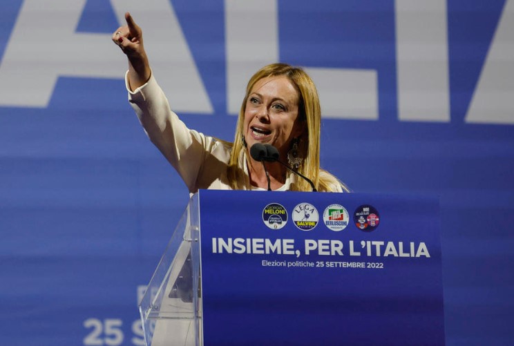 Италијанците утре излегуваат на избори на кои е можна историска победа на екстремната десница