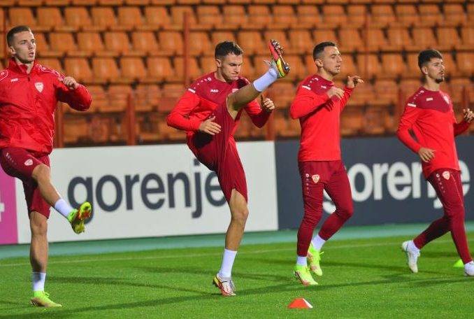 Македонската фудбалска репрезентација ја пречекува Бугарија