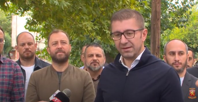 Мицкоски: Заради неспособноста на власта 2.5 милијарди евра се потребни за Македонија да преживее, тие пари нема да ги извадат ниту Ковачевски, ниту Ахмети, туку граѓаните