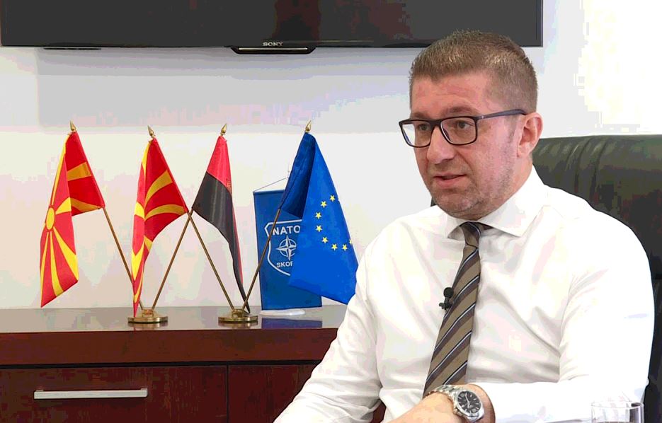 Мицкоски ќе предводи делегација на отварањето на македонскиот клуб во Благоевград, Ковачевски ќе остане во Скопје