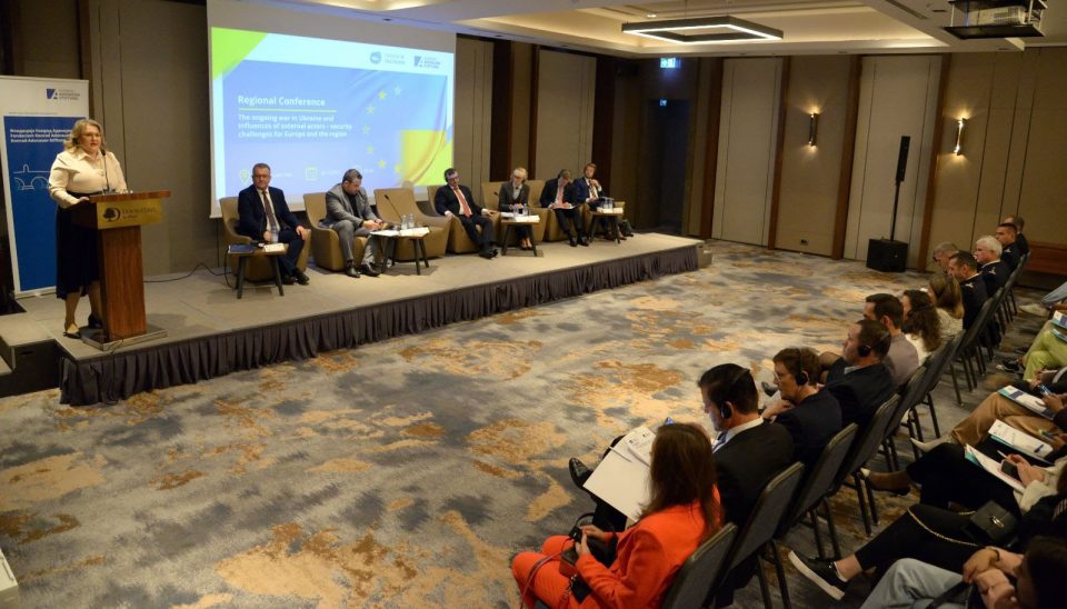 Петровска: Македонија ќе продолжи да ја поддржува Украина, во подготовка нова четврта одлука за помош
