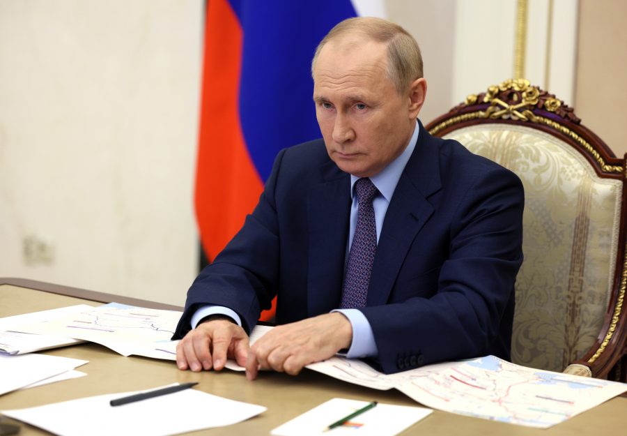 Путин вели дека Министерството за одбрана подготвува одговор по украинскиот напад над Крим