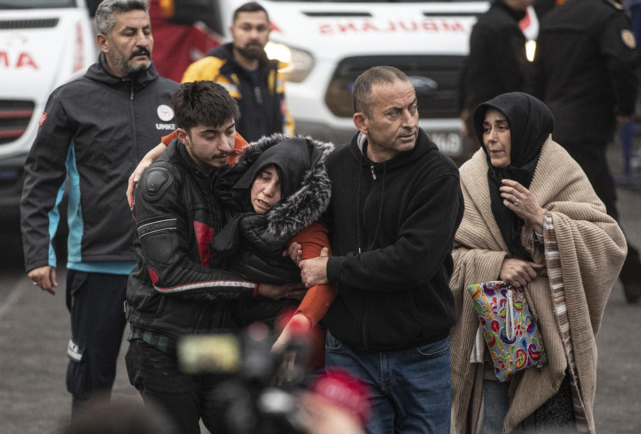 Најмалку 40 загинати во експлозијата во рудник во Турција