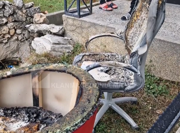 (ВИДЕО) Хаос во студентскиот дом „Пелагонија“: Демолирана и запалена канцеларијата на директорот