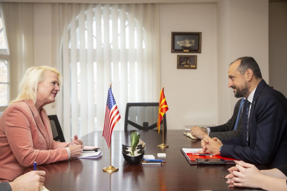 Битиќи – Агелер: Македонија како полноправна членка на НАТО е сигурен партнер за инвеститорите во земјава