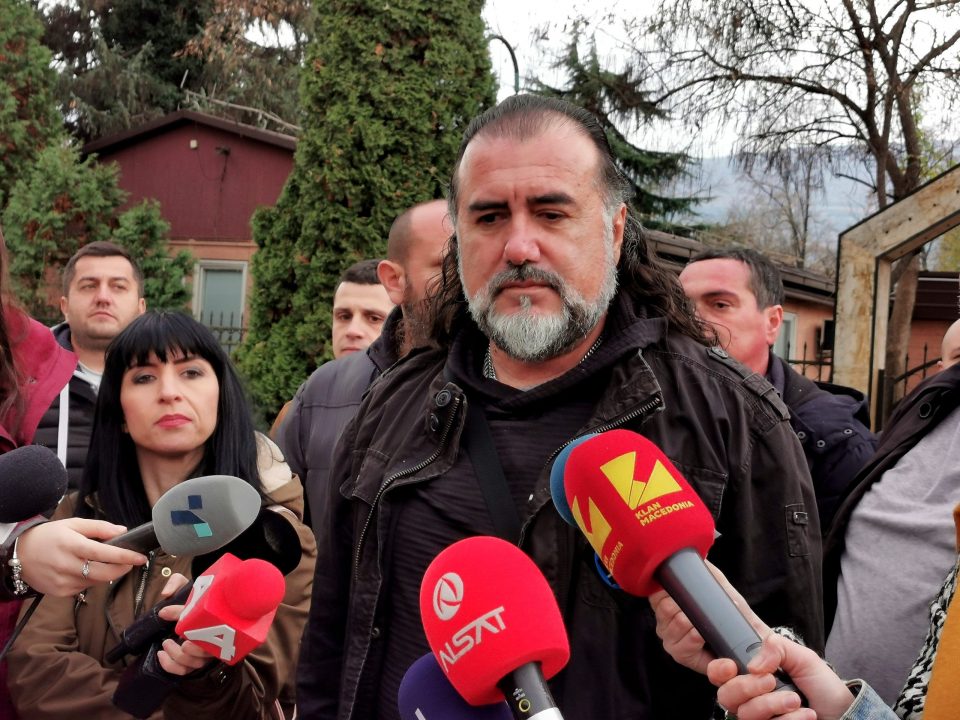По протестот претставници од приватните превозници пристигнаа на средба во Советот на Град Скопје
