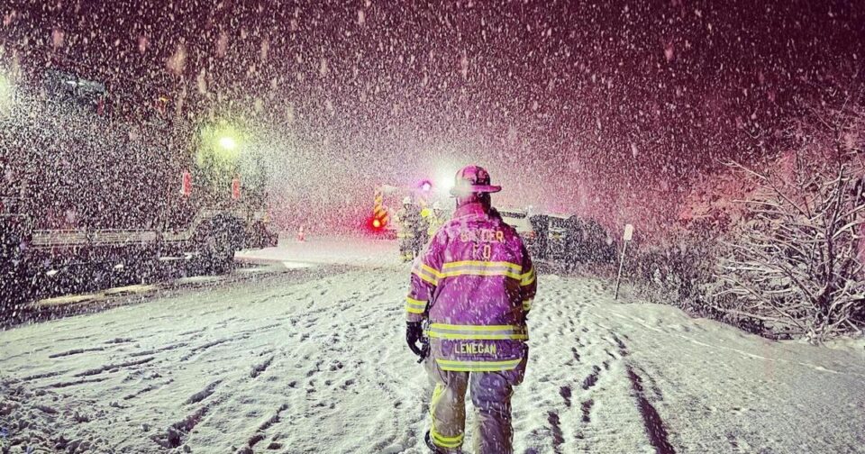 Најмалку две жртви во снежно невреме во Њујорк