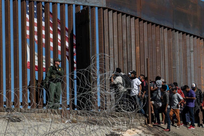 Врховниот суд на САД ја задржа мерката за протерување мигранти од границата