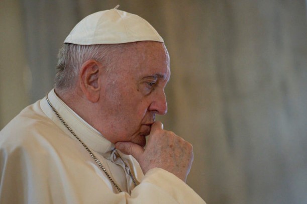 На Божиќ, папата повика да се стави крај на „бесмислената“ војна во Украина