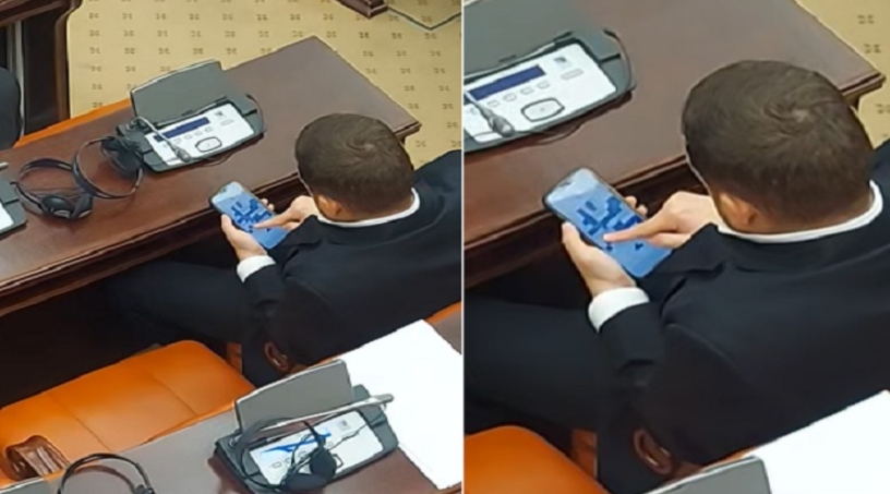 (ВИДЕО) Пратеник на СДСМ игра игри на својот телефон за време на работа