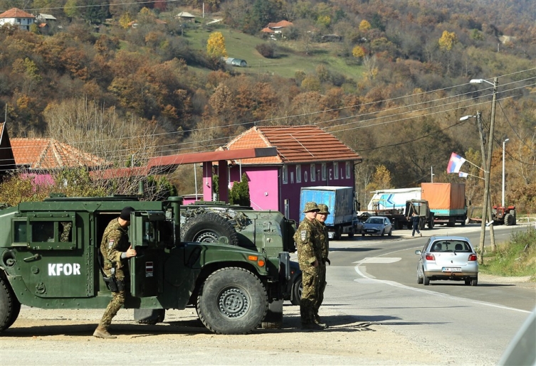 Утрово мирно на северот на Косово: Зголемено присуство на КФОР, најавени нови протести