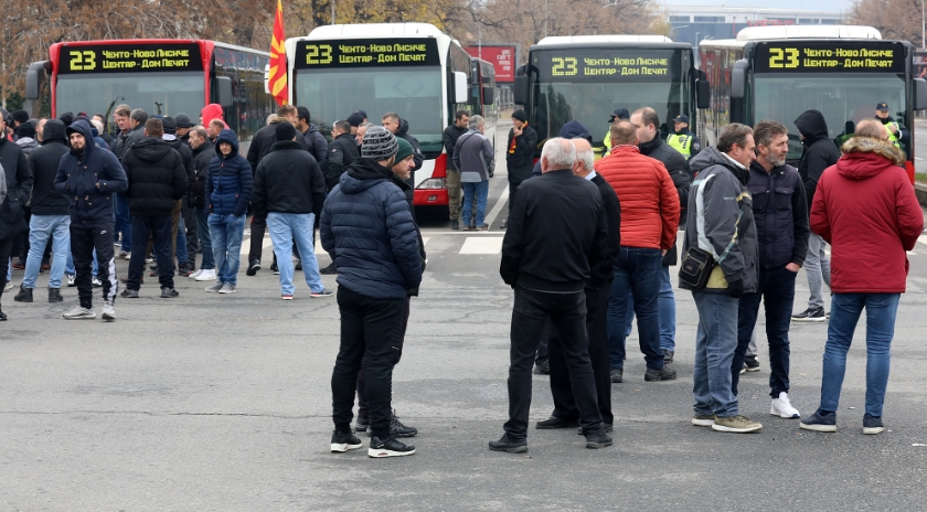 Наместо 2 милиони евра, по 5 илјади денари: Приватните превозници ќе протестираат пред ЈСП