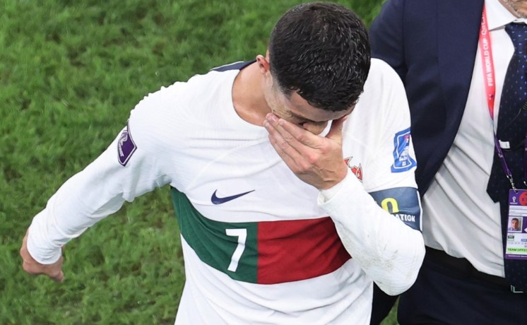 Роналдо во солзи го напушти теренот по поразот од Мароко