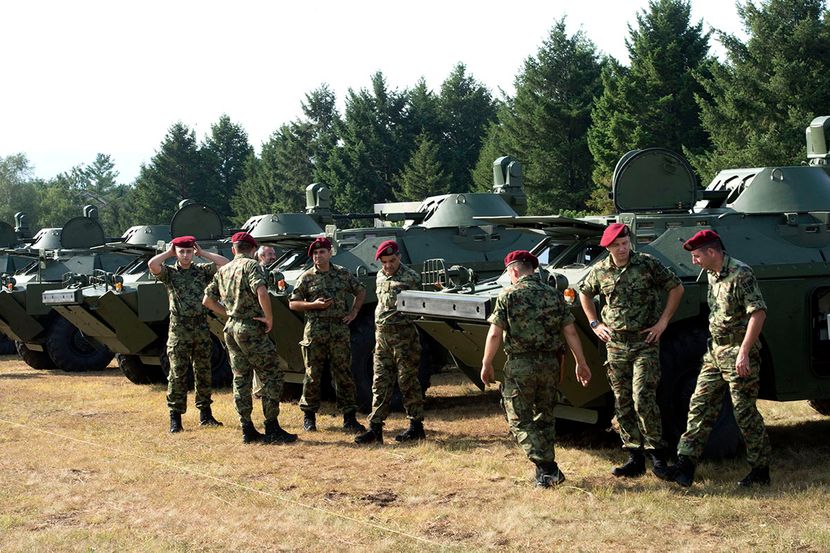 Жестоко на Косово: Војската на Србија распоредува топови кај преминот Јариње