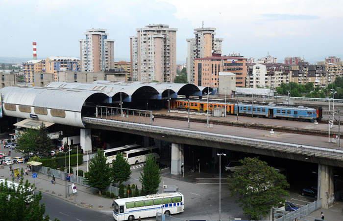 Железницата во катастрофална состојба: Нема воз за Куманово, се редуцира и возниот ред кон Битола