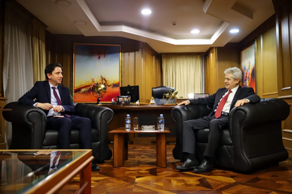 Ахмети се состана со британскиот амбасадор и порача дека иднината на Европа е во прогресивните партии