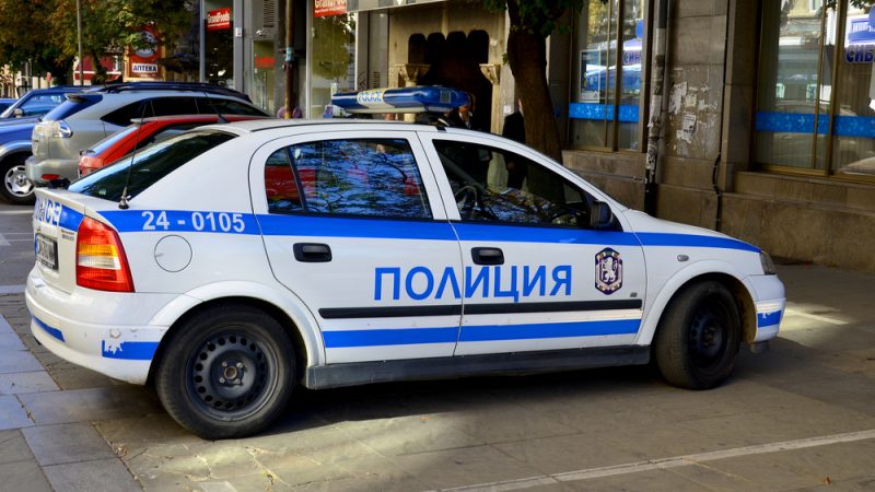 Маж пукал во полициска реонска управа во Софија