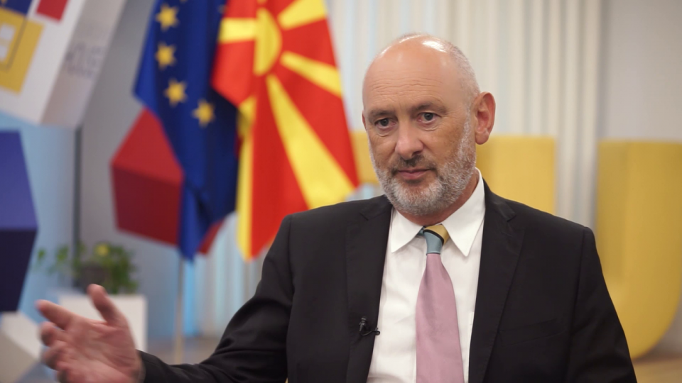 Гир: Ги разбирам фрустрациите поради предолгото чекање, но ЕУ и Македонија имаат заедничка корист