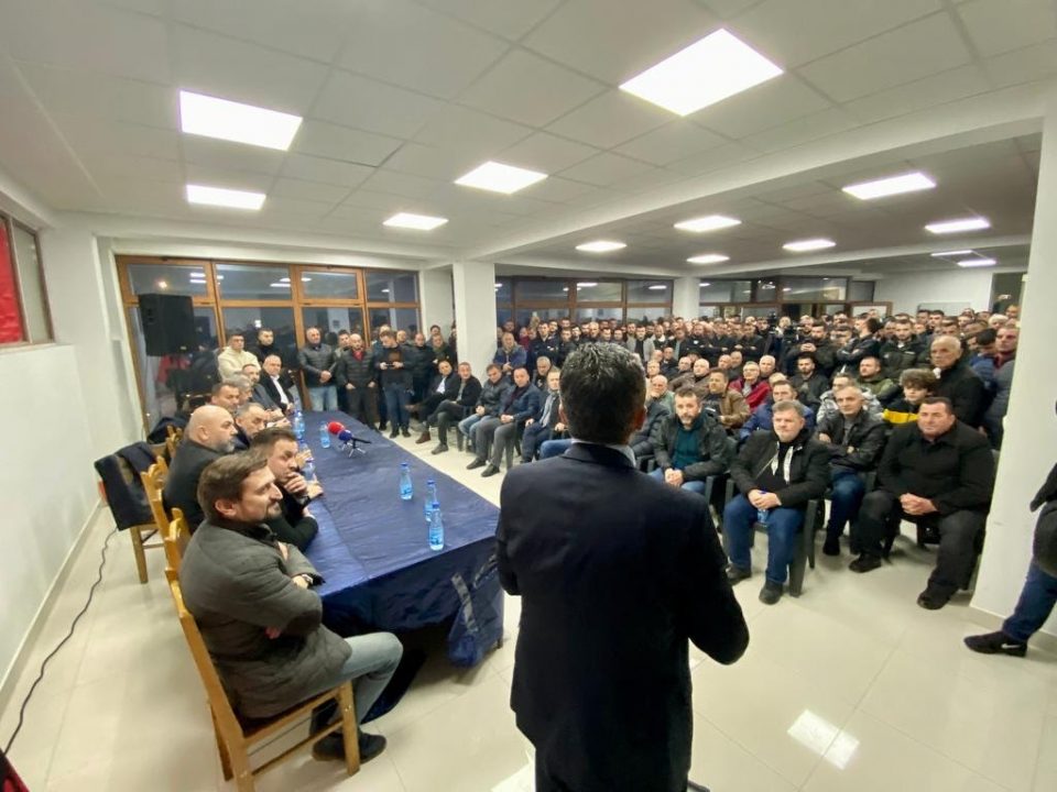 „Огнената група“ од Студеничани ги започна средбите со членовите на ДУИ