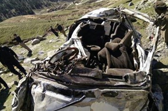 Најмалку 41 лице загина во автобуска несреќа во Пакистан