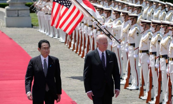 Бајден на пречекот на Кишида ги поздрави историските воени реформи на Јапонија