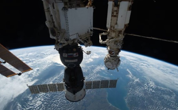 Русија ги враќа космонаутите од Меѓународната вселенска станица поради дефект на капсула