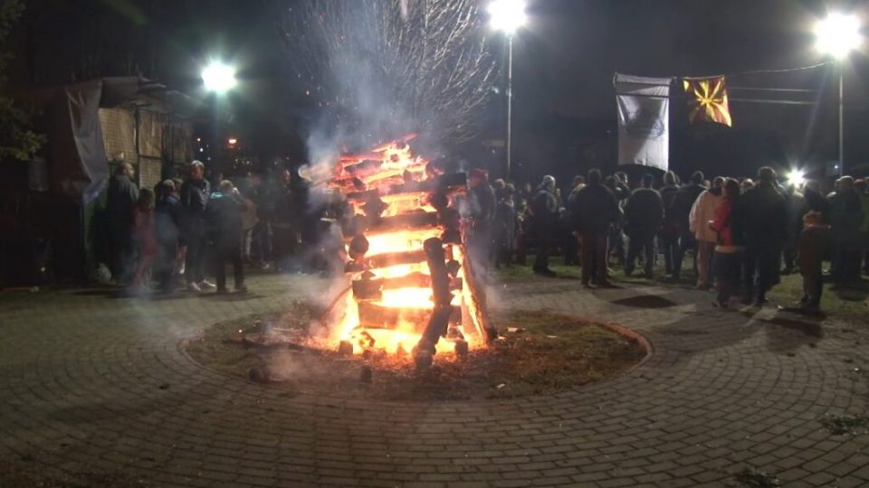 (ВИДЕО) Традиција или апели: Што мислат граѓаните околу палењето Бадников оган годинава?