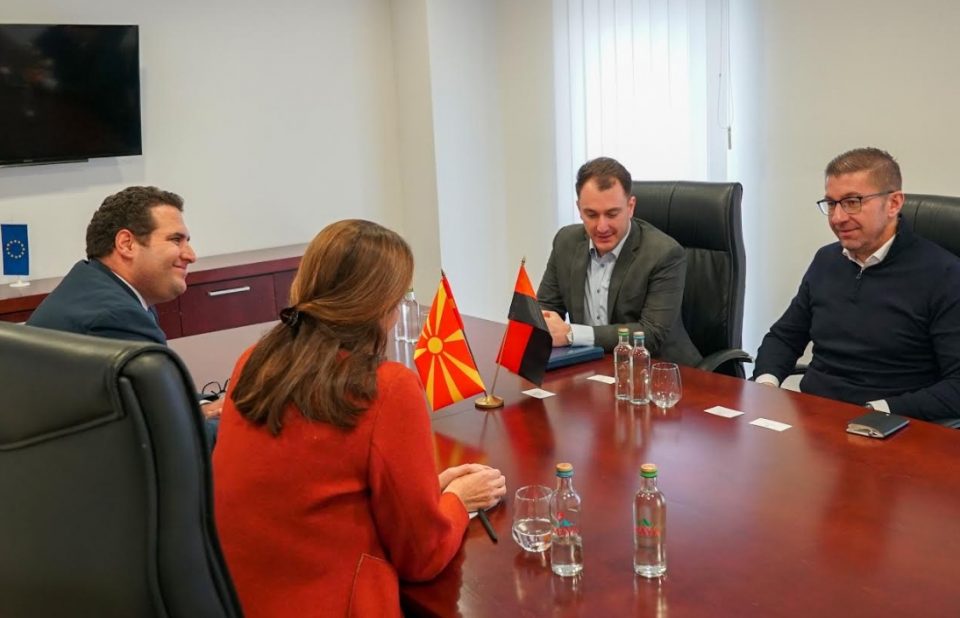 Мицкоски оствари средба со амбасадорката на Грција, Софија Филипиду