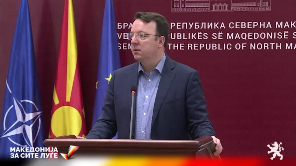 (ВИДЕО) Николоски по средбата со Ѓурај: Разговаравме за состојбата на Македонците во Албанија, поддршката треба да се зголеми