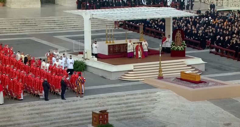 (ВИДЕО) Одржана погребната церемонија на Бенедикт Шеснаесетти пред базиликата „Свети Петар“ во Ватикан