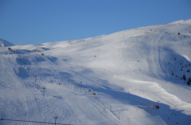 Македонија обвиена во снег: Попова Шапка 90, Маврово 21, Крушево 11 сантиметри снег