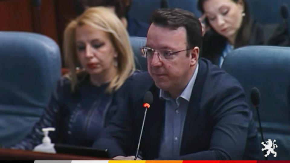 Николоски: Со обидот за ставање на сите албански партии во Владата се удира по темелите на државата