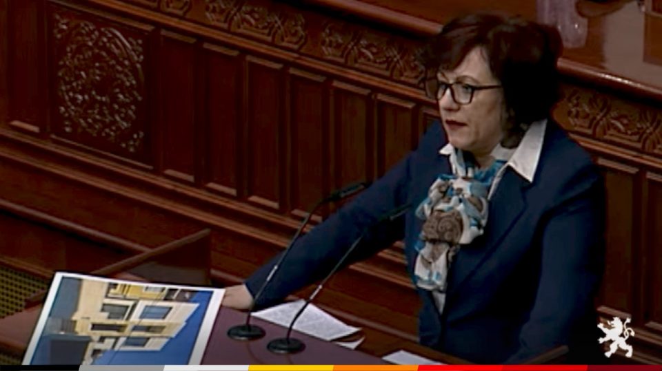 Стаменкоска Трајкоска до Ковачевски: Вашата така наречена револуција во соларните панели е за вашите бизнис интереси