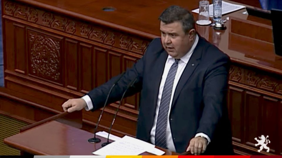 Мицевски: За премиерот и министрите во Македонија тече мед и млеко и се е како подмачкано, но реалноста е поинаква