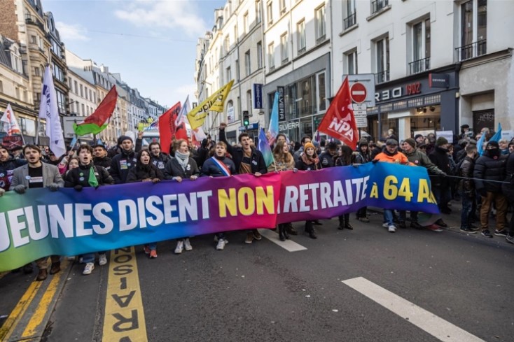 Синдикатите во Франција повикаа на протест во сабота против пензиските реформи