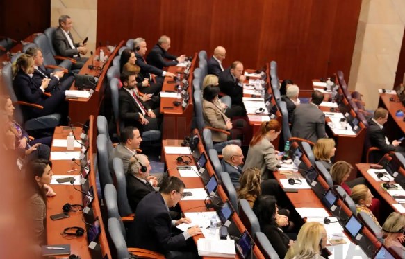 Собрание: Ќе се расправа за разрешување на тројцата министри од Алтернатива