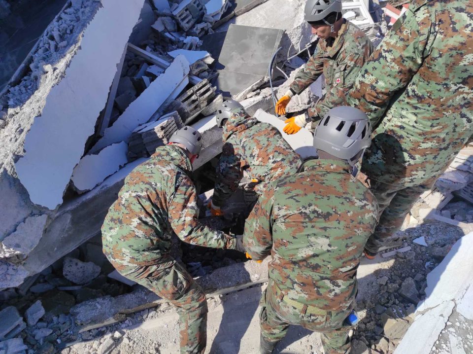 (ФОТО) Тимот на АРМ почна со активности во областа погодена од земјотресот во Турција