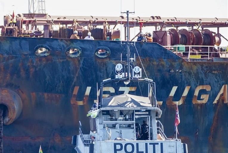 Албанците запленија танкер со руска нафта и го уапсија екипажот