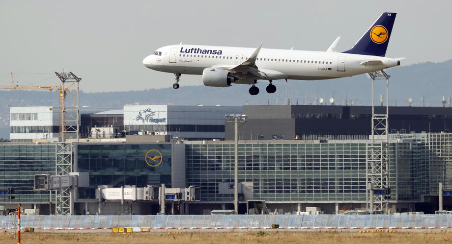 „Луфтханса“ на еден чекор од преземање на италијанската државна авиокомпанија