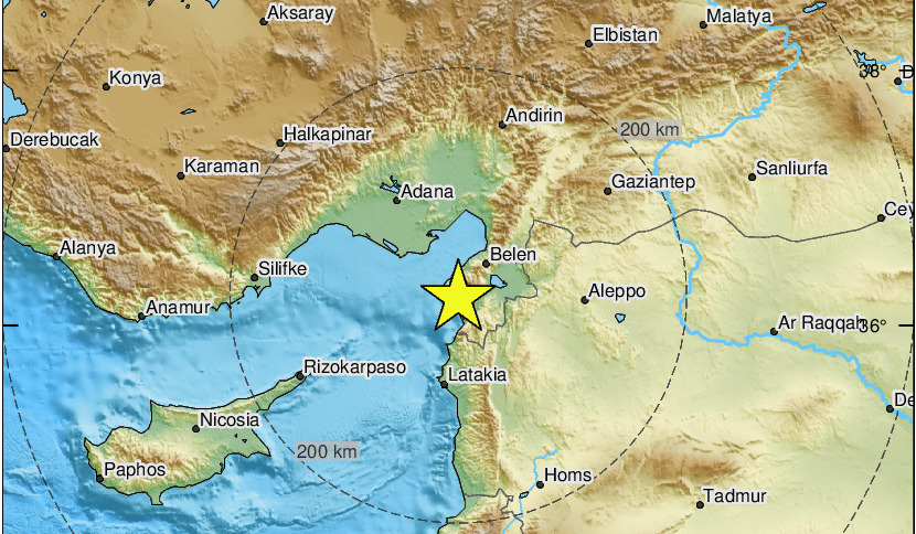 (ВИДЕО) Први снимки од силниот земјотрес од 6,4 степени по Рихтер кој го погоди критичниот регион во Турција
